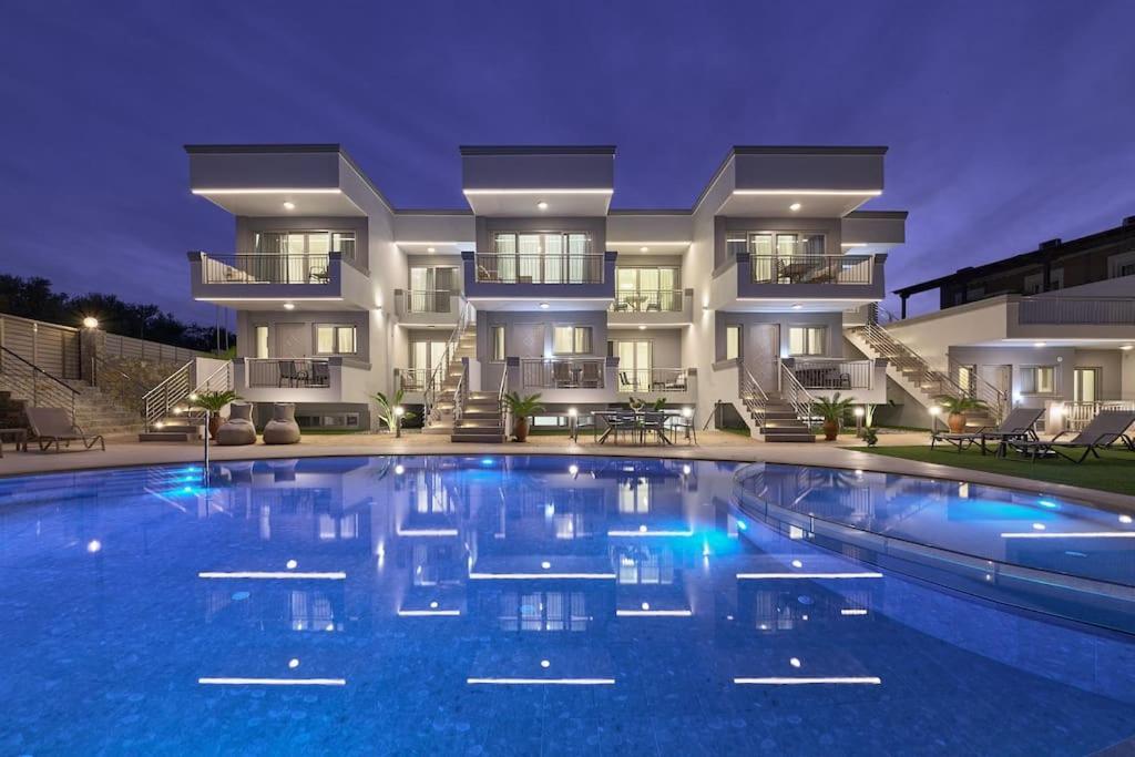 Modern Family Apartment Ewa With Pool, Dining Area On Crete Coast Stavromenos Dış mekan fotoğraf