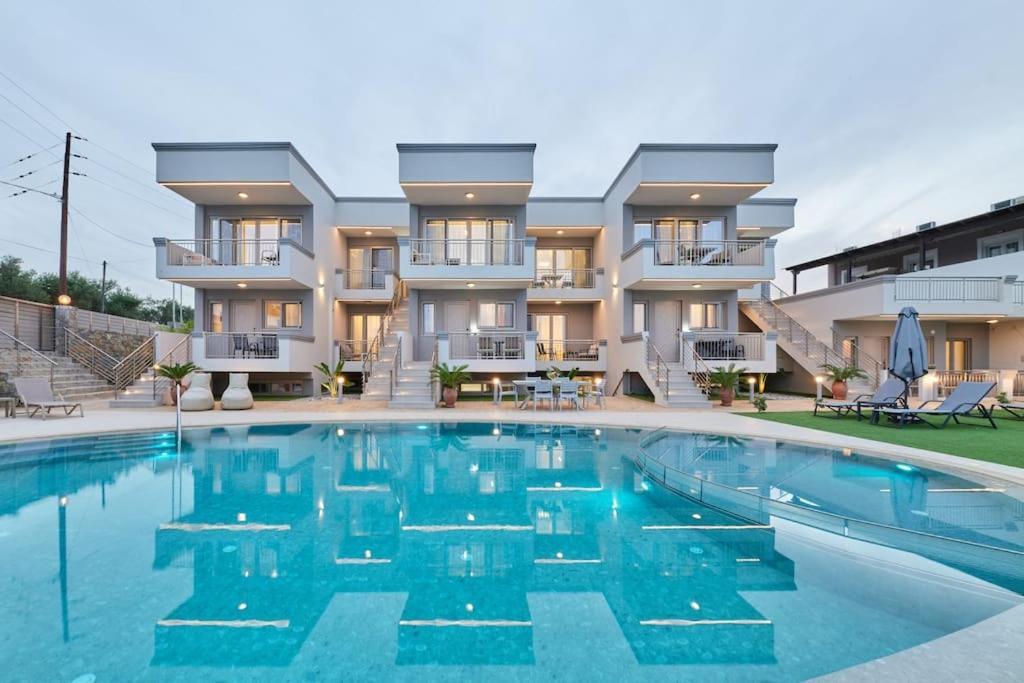 Modern Family Apartment Ewa With Pool, Dining Area On Crete Coast Stavromenos Dış mekan fotoğraf