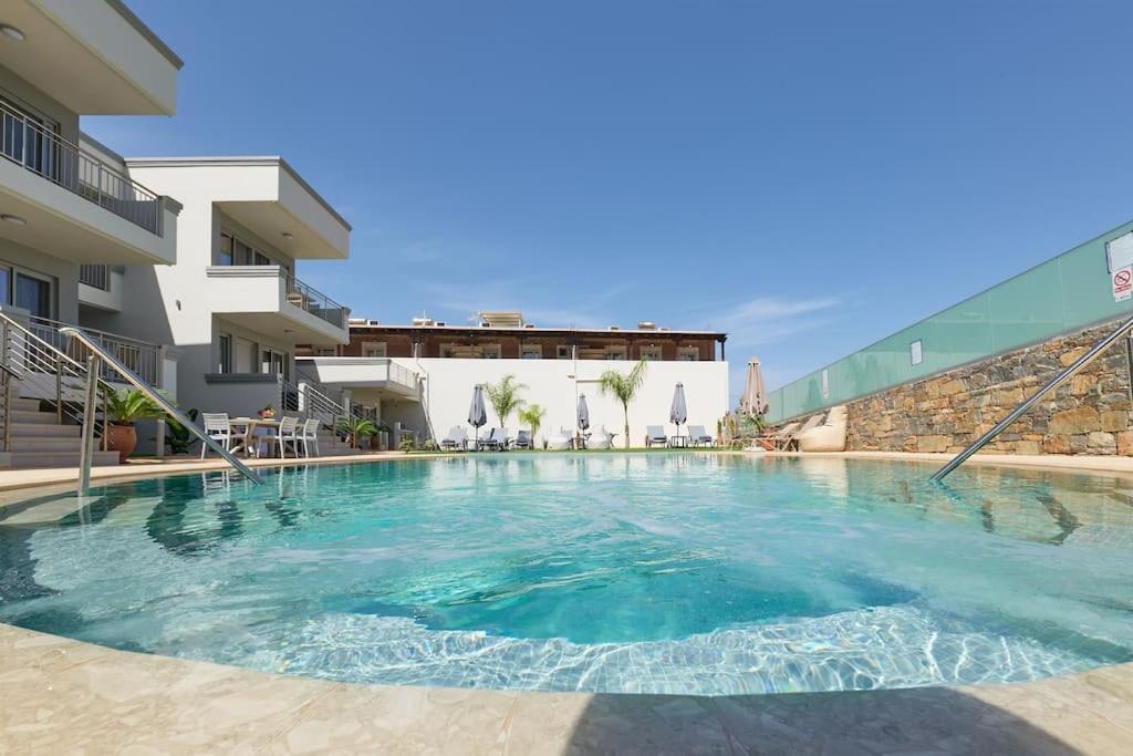 Modern Family Apartment Ewa With Pool, Dining Area On Crete Coast Stavromenos Dış mekan fotoğraf